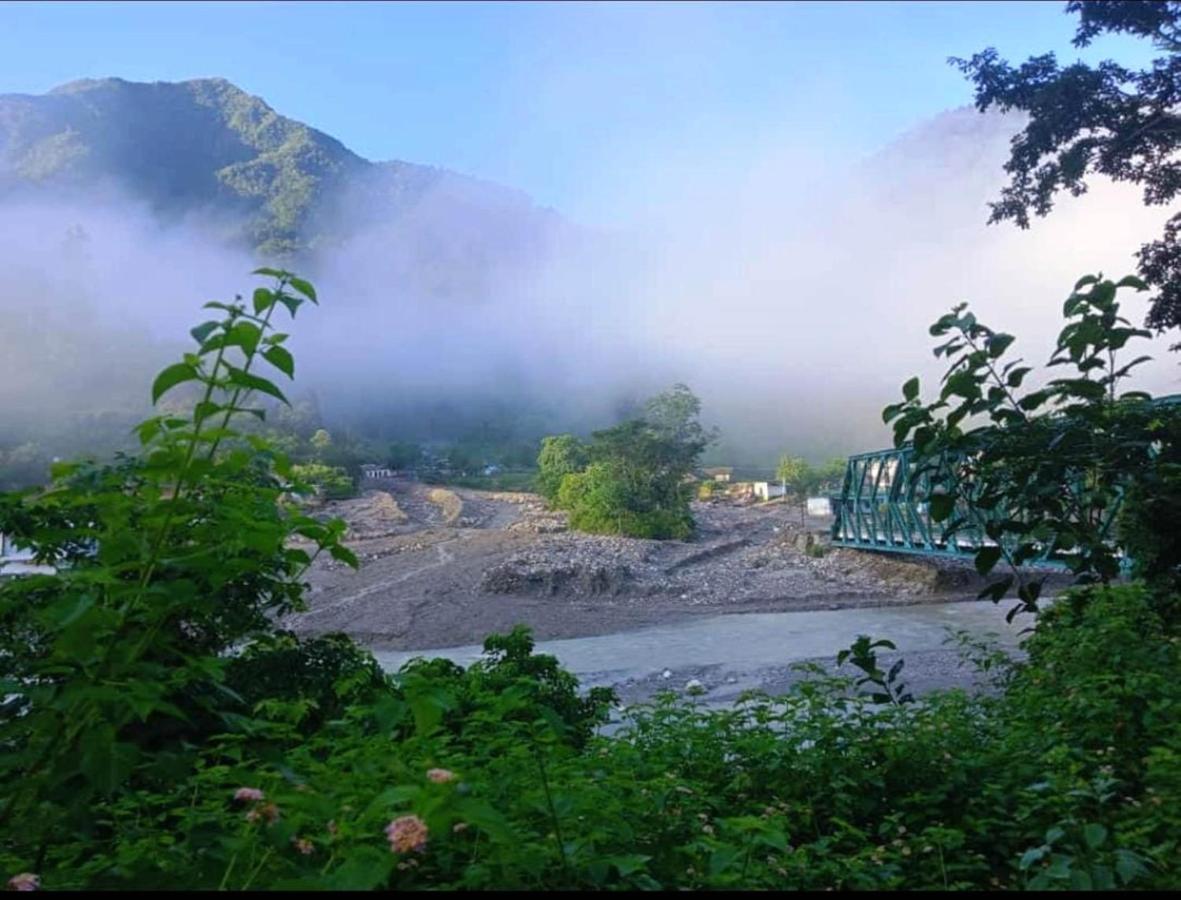 Qcent Woods Resort & Spa, Rishīkesh Esterno foto