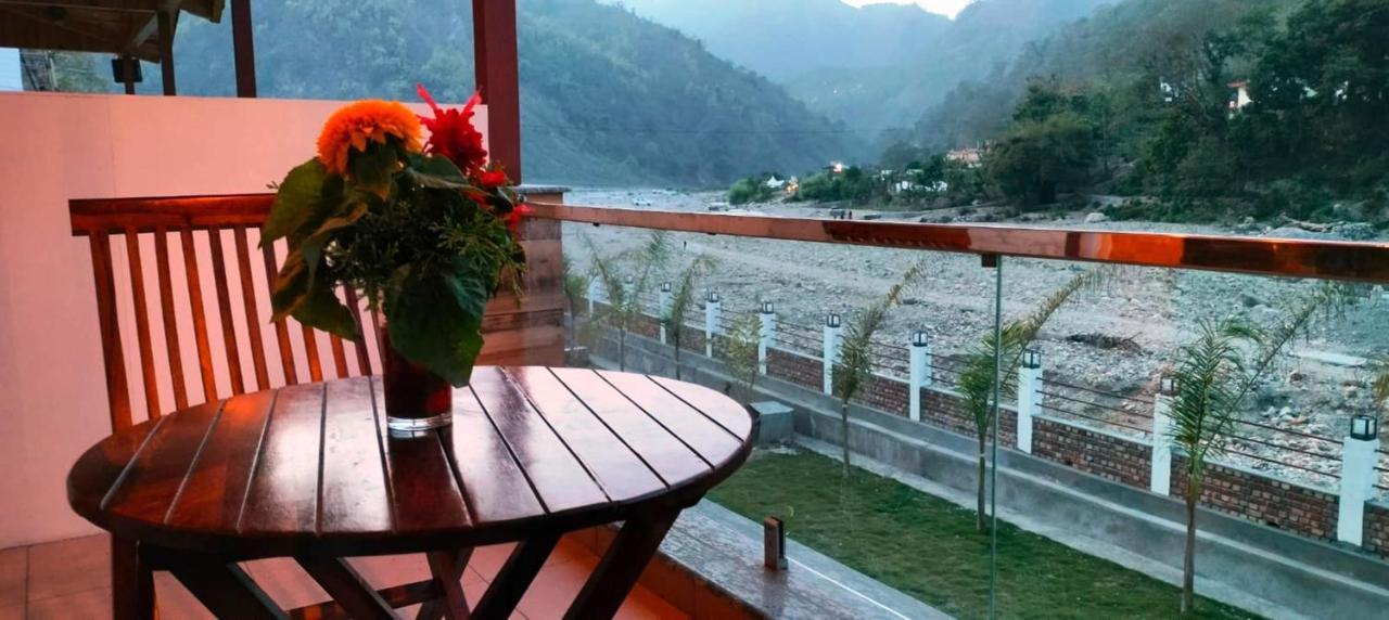 Qcent Woods Resort & Spa, Rishīkesh Esterno foto