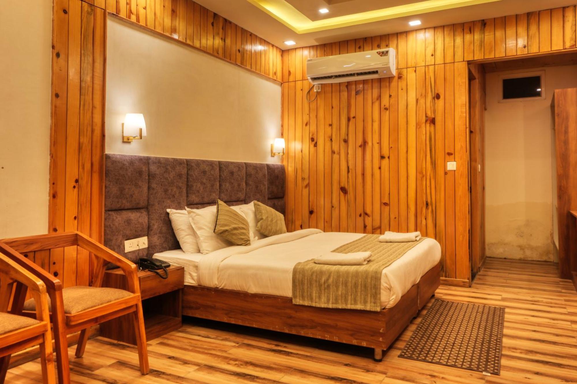 Qcent Woods Resort & Spa, Rishīkesh Esterno foto